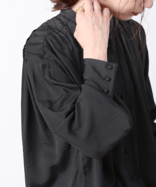 reca（レカ）の「ポプリンギャザーブラウス（シャツ/ブラウス・レディース・ブラック/グレイッシュベージュ・M）」の6枚目の写真