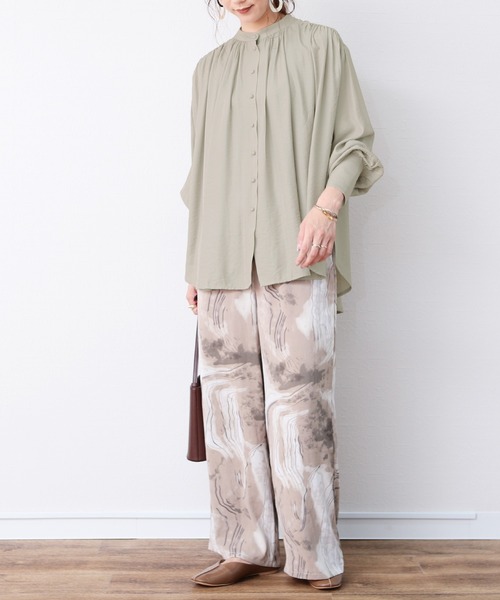 reca（レカ）の「ポプリンギャザーブラウス（シャツ/ブラウス・レディース・ブラック/グレイッシュベージュ・M）」の22枚目の写真