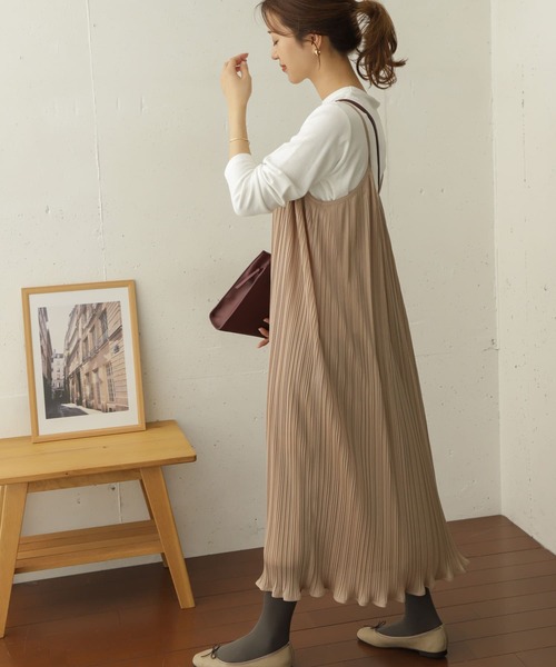 URBAN RESEARCH DOORS（アーバンリサーチドアーズ）の「プリーツキャミワンピース（ワンピース・レディース・ブラック/ベージュ・ONE）」の18枚目の写真