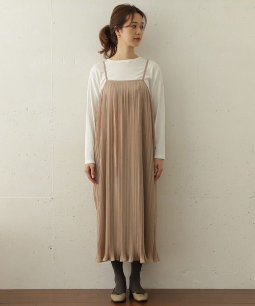 URBAN RESEARCH DOORS（アーバンリサーチドアーズ）の「プリーツキャミワンピース（ワンピース・レディース・ブラック/ベージュ・ONE）」の10枚目の写真