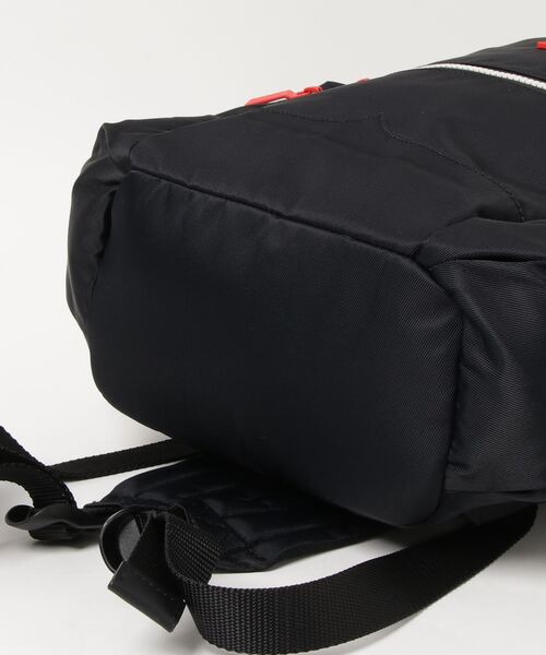 HUNTER(ハンター)の「【 HUNTER / ハンター 】 ORIGINAL MINI BACKPACK NYLON / オリジナル トップクリップ バックパック/リュック- ナイロン UBB6018ACD HUT(バックパック/リュック・レディース・ブラック/ネイビー・FREE)」の3枚目の写真