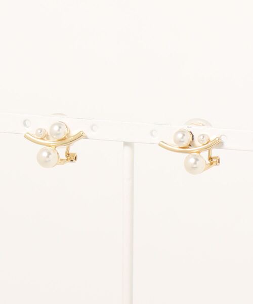 Three Four Time（ｽﾘｰﾌｫｰﾀｲﾑ）の「パール×メタルイヤリング（イヤリング・レディース・ゴールド・FREE）」の3枚目の写真