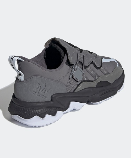 adidas（アディダス）の「オズウィーゴ フリップシールド [OZWEEGO Flipshield] アディダスオリジナルス（スニーカー・メンズ・ダークグレー・29.0cm/23.5cm/24.0cm/28.5cm/25.0cm/23.0cm/22.5cm/27.0cm/26.0cm/27.5cm/24.5cm/28.0cm/25.5cm/26.5cm）」の6枚目の写真