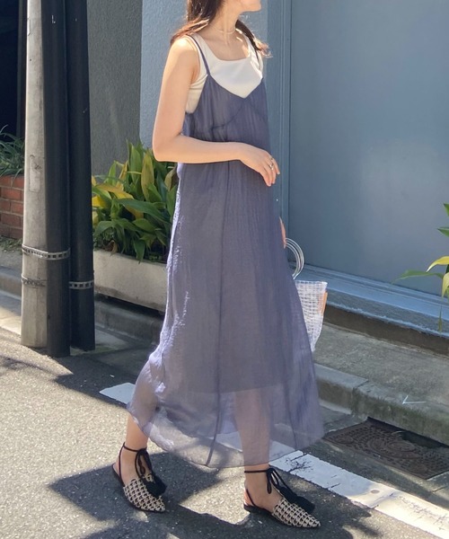 EPIMI E'PIMMY（エピミエピミー）の「箔プリントキャミワンピ（ワンピース・レディース・ブルー/アイボリー/シルバーグレー/モカ/ピンクベージュ・MEDIUM）」の5枚目の写真