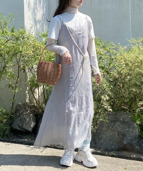 EPIMI E'PIMMY（エピミエピミー）の「箔プリントキャミワンピ（ワンピース・レディース・ブルー/アイボリー/シルバーグレー/モカ/ピンクベージュ・MEDIUM）」の3枚目の写真