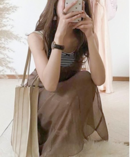 EPIMI E'PIMMY（エピミエピミー）の「箔プリントキャミワンピ（ワンピース・レディース・ブルー/アイボリー/シルバーグレー/モカ/ピンクベージュ・MEDIUM）」の4枚目の写真