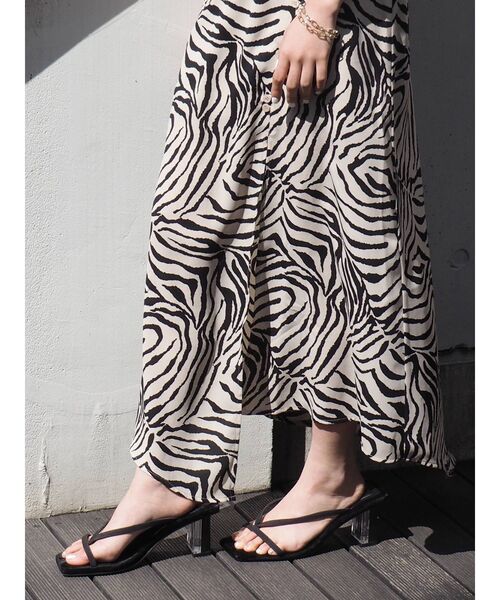 EVRIS（エヴリス）の「トングクリアヒールサンダル（サンダル・レディース・ブラック/ブラウン/イエロー・LARGE/SMALL/MEDIUM）」の10枚目の写真