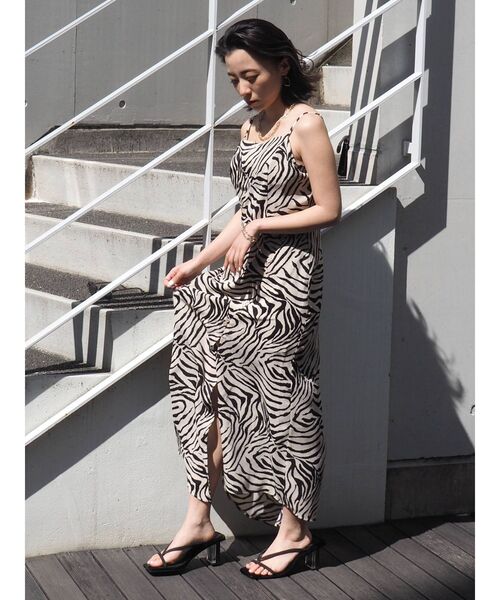 EVRIS（エヴリス）の「トングクリアヒールサンダル（サンダル・レディース・ブラック/ブラウン/イエロー・LARGE/SMALL/MEDIUM）」の9枚目の写真