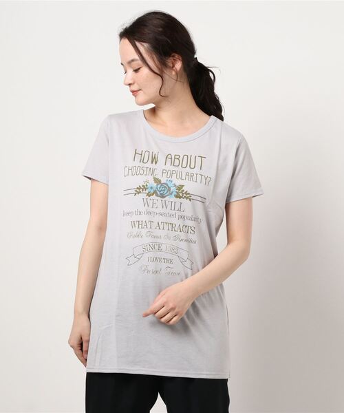 VIBGYOR Women（ヴィブジョー　ウィメン）の「AC　ﾌﾗﾜｰﾛｺﾞT(AB)（Tシャツ/カットソー・レディース・ホワイト/ネイビー/グレー/ピンク・MEDIUM/LARGE）」の3枚目の写真