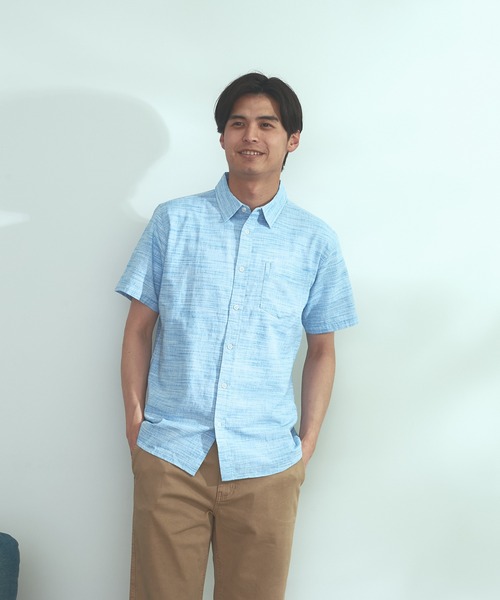 Blue Standard (ブルースタンダード)の「【BLUE STANDARD】しゃり感 涼しい フレンチオーガニックリネンミックス刷毛目半袖シャツ(シャツ/ブラウス・メンズ・ホワイト/グレー/サックスブルー/ブルー・MEDIUM/LARGE/X-LARGE)」の1枚目の写真