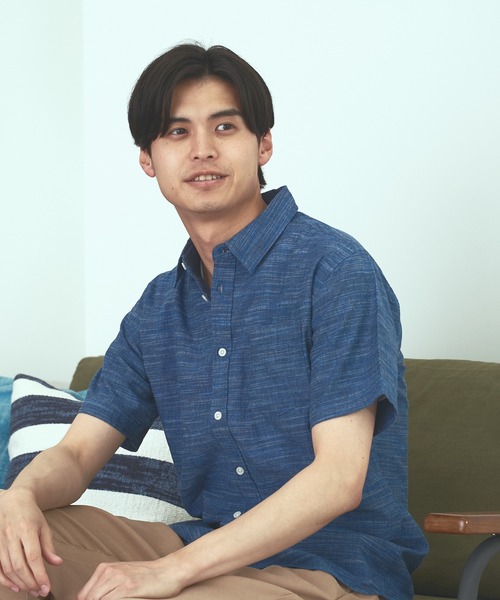 Blue Standard (ブルースタンダード)の「【BLUE STANDARD】しゃり感 涼しい フレンチオーガニックリネンミックス刷毛目半袖シャツ(シャツ/ブラウス・メンズ・ホワイト/グレー/サックスブルー/ブルー・MEDIUM/LARGE/X-LARGE)」の4枚目の写真