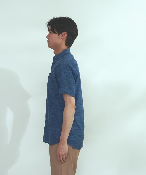 Blue Standard (ブルースタンダード)の「【BLUE STANDARD】しゃり感 涼しい フレンチオーガニックリネンミックス刷毛目半袖シャツ(シャツ/ブラウス・メンズ・ホワイト/グレー/サックスブルー/ブルー・MEDIUM/LARGE/X-LARGE)」の10枚目の写真
