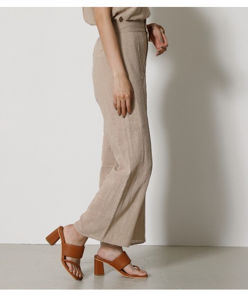 AZUL by moussy（アズールバイマウジー）の「RELAX WIDE PANTS（その他パンツ・レディース・サックスブルー/ブラック/ライトベージュ・SMALL/MEDIUM）」の19枚目の写真