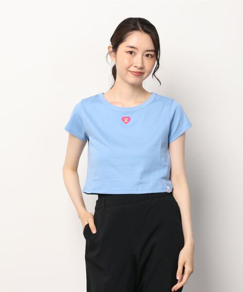 APEE BY A BATHING APE(エイピーバイアベイシングエイプ)の「LOGO PRINTED SLIM CU(Tシャツ/カットソー・レディース・ピンク/ブルー/ホワイト・MEDIUM/SMALL/X-SMALL)」の3枚目の写真