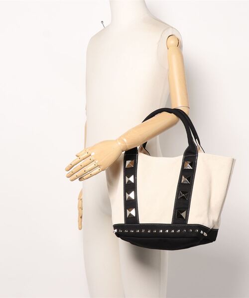 DIAVEL（ディアベル）の「スクエアスタッズキャンバストートバッグ【Mサイズ】WHITE（トートバッグ・レディース・ホワイト・MEDIUM）」の5枚目の写真