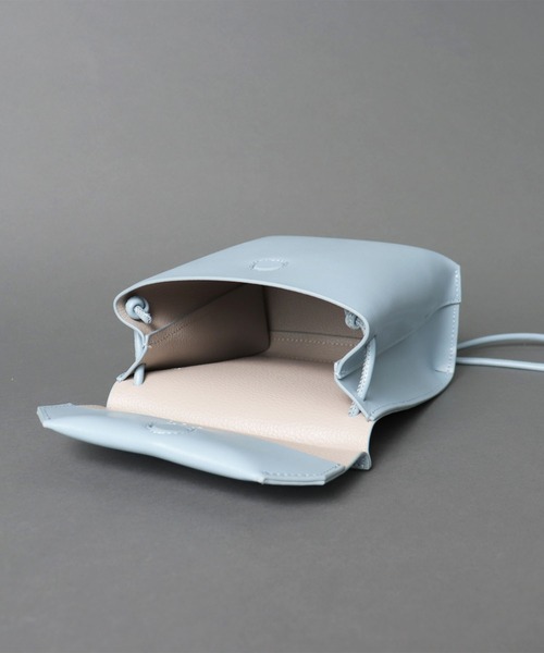 YAHKI(ヤーキ)の「【 YAHKI / ヤーキ 】 W FACE LEATHER SHOULDER BAG / ダブルフェイス レザー ショルダーバッグ(ショルダーバッグ・レディース・ブラック/ブルー/ライトベージュ・FREE)」の7枚目の写真