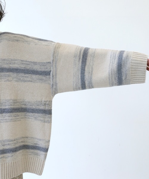 minsobi（ミンソビ）の「オーバーサイズボーダーニット（ニット/セーター・メンズ・ベージュ・FREE）」の3枚目の写真