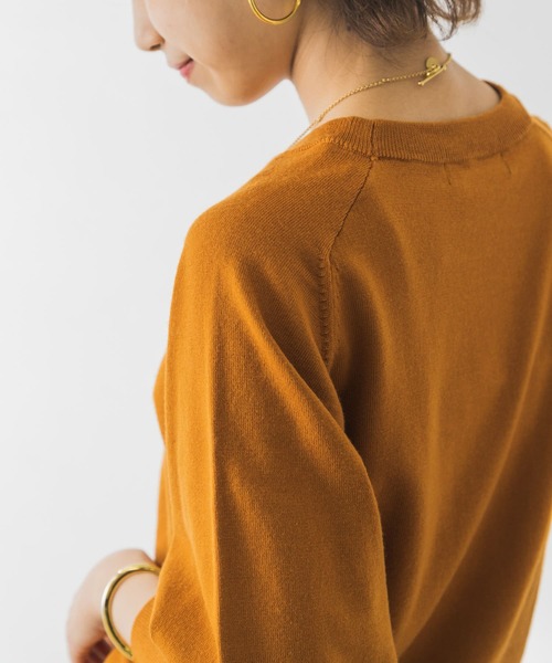 URBAN RESEARCH(アーバンリサーチ)の「イタリアンウール クルーネックニット(ニット/セーター・レディース・グリーン系その他/オフホワイト/オレンジ系その他・FREE)」の4枚目の写真