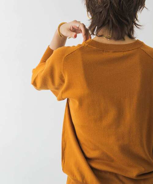 URBAN RESEARCH(アーバンリサーチ)の「イタリアンウール クルーネックニット(ニット/セーター・レディース・グリーン系その他/オフホワイト/オレンジ系その他・FREE)」の6枚目の写真