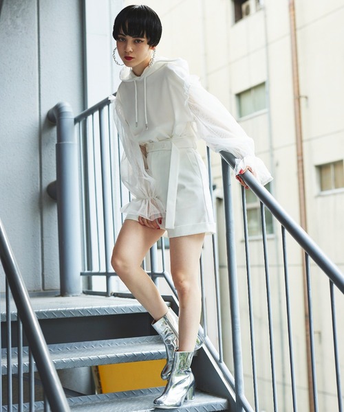 Narcissus（ナルシス）の「【Narcissus】袖チュールパーカー（パーカー・レディース・ホワイト/ブラック・FREE）」の5枚目の写真