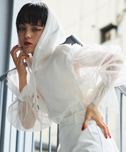 Narcissus（ナルシス）の「【Narcissus】袖チュールパーカー（パーカー・レディース・ホワイト/ブラック・FREE）」の18枚目の写真