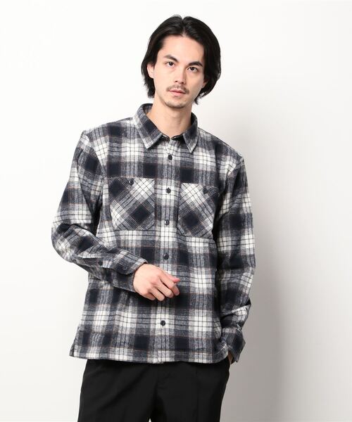 Carhartt WIP(カーハートダブリューアイピー)の「L/S HAGEN SHIRT(シャツ/ブラウス・メンズ・イエロー系その他/グレー系その他/ホワイト系その他・MEDIUM/SMALL/X-LARGE/LARGE)」の2枚目の写真