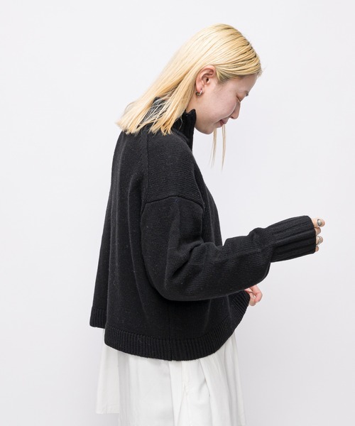 CIAOPANIC(チャオパニック)の「ハーフジップショートニット(ニット/セーター・レディース・ブラック/オフホワイト/ブルー・FREE)」の8枚目の写真