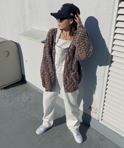 SHAGGIE（シャギー）の「アジャスター付きデニムオーバーオール（サロペット/オーバーオール・レディース・ホワイト/ライトブルー・FREE）」の3枚目の写真