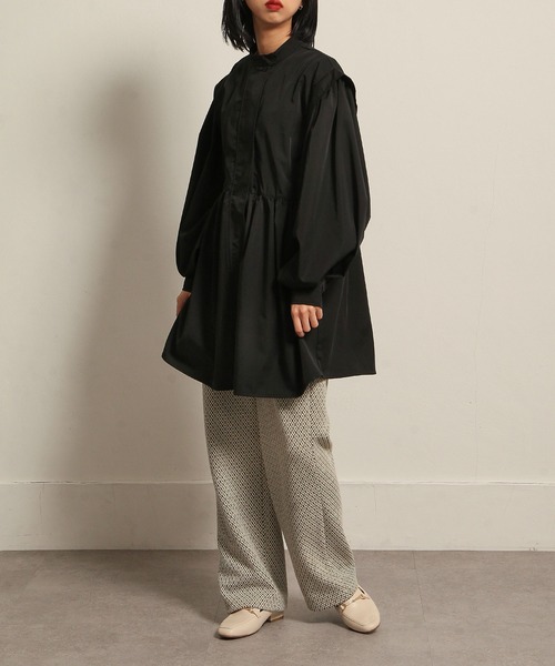 Chillfar（チルファー）の「バルーンスリーブフレアミニワンピース（チュニック・レディース・ホワイト/ブラック/ベージュ/ブラウン/チャコール・FREE）」の11枚目の写真