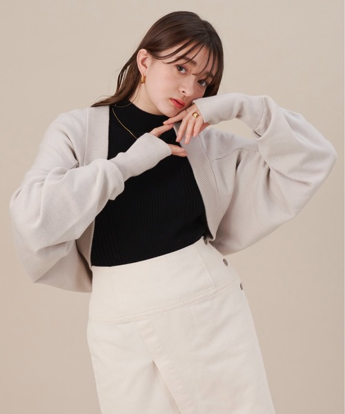 NEUNA(ヌナ)の「【セットアップ対応】【ぽわっと袖が大人フェミニンン。】ボリュームニットボレロ(カーディガン/ボレロ・レディース・ホワイト/グリーン/ブラック・FREE)」の4枚目の写真