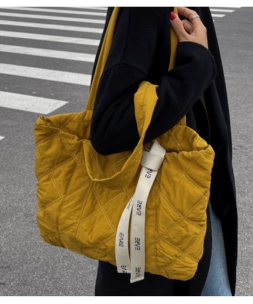 TABI PAL(タビパル)の「キルティング トートバッグ(トートバッグ・レディース・カーキ/オレンジ/チャコールグレー/アイボリー/Mustard/ブラック/ワイン・FREE)」の5枚目の写真