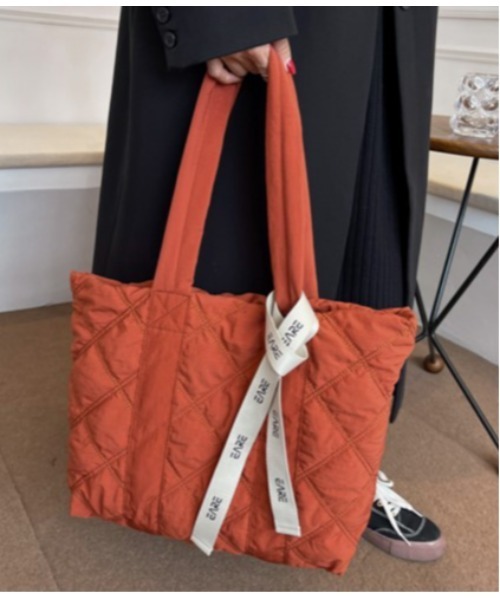 TABI PAL(タビパル)の「キルティング トートバッグ(トートバッグ・レディース・カーキ/オレンジ/チャコールグレー/アイボリー/Mustard/ブラック/ワイン・FREE)」の7枚目の写真