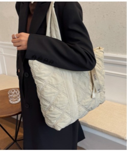 TABI PAL(タビパル)の「キルティング トートバッグ(トートバッグ・レディース・カーキ/オレンジ/チャコールグレー/アイボリー/Mustard/ブラック/ワイン・FREE)」の14枚目の写真