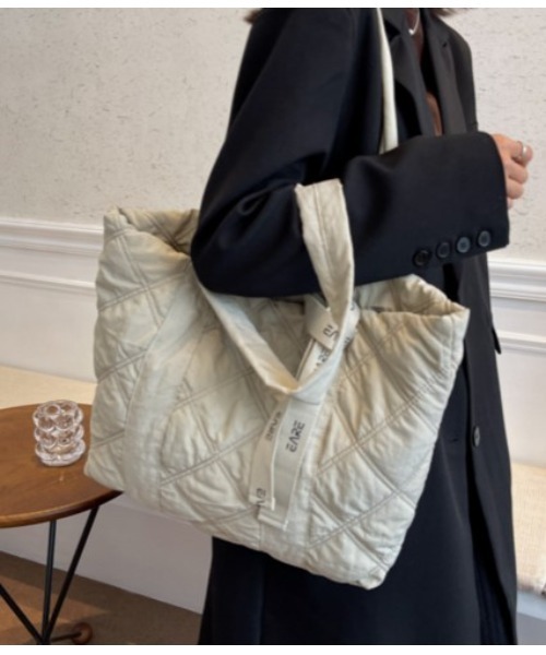 TABI PAL(タビパル)の「キルティング トートバッグ(トートバッグ・レディース・カーキ/オレンジ/チャコールグレー/アイボリー/Mustard/ブラック/ワイン・FREE)」の13枚目の写真