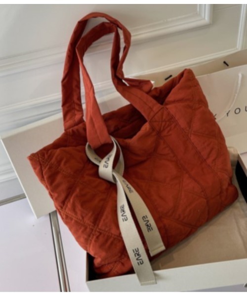 TABI PAL(タビパル)の「キルティング トートバッグ(トートバッグ・レディース・カーキ/オレンジ/チャコールグレー/アイボリー/Mustard/ブラック/ワイン・FREE)」の8枚目の写真