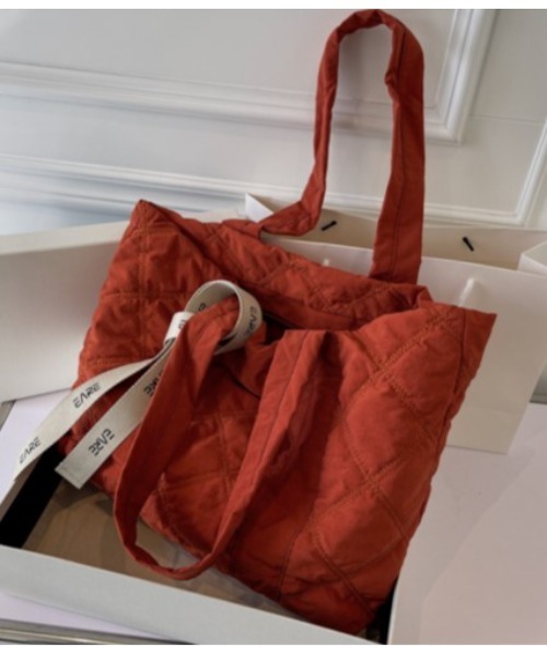 TABI PAL(タビパル)の「キルティング トートバッグ(トートバッグ・レディース・カーキ/オレンジ/チャコールグレー/アイボリー/Mustard/ブラック/ワイン・FREE)」の9枚目の写真