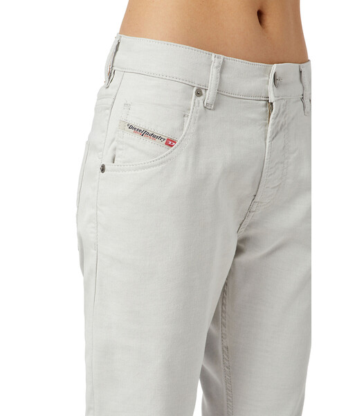 DIESEL（ディーゼル）の「DIESEL SS22 レディース デニム ボーイフレンド ジョグジーンズ（デニムパンツ・レディース・ホワイト・23inch/29inch/27inch/25inch/31inch）」の5枚目の写真