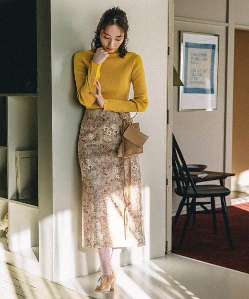 Andemiu（アンデミュウ）の「ソデボタンリブタートル264103（ニット/セーター・レディース・ラベンダー/アイボリー/ブラック/ブルー/イエロー・FREE）」の10枚目の写真