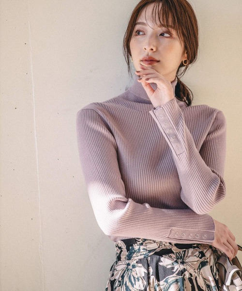 Andemiu（アンデミュウ）の「ソデボタンリブタートル264103（ニット/セーター・レディース・ラベンダー/アイボリー/ブラック/ブルー/イエロー・FREE）」の12枚目の写真