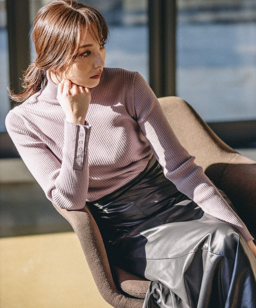 Andemiu（アンデミュウ）の「ソデボタンリブタートル264103（ニット/セーター・レディース・ラベンダー/アイボリー/ブラック/ブルー/イエロー・FREE）」の14枚目の写真