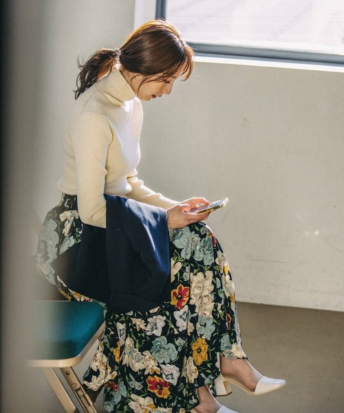 Andemiu（アンデミュウ）の「ソデボタンリブタートル264103（ニット/セーター・レディース・ラベンダー/アイボリー/ブラック/ブルー/イエロー・FREE）」の17枚目の写真