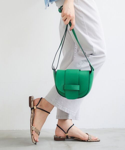 le.coeur blanc（ルクールブラン）の「HERNAN ショルダーバッグ（ショルダーバッグ・レディース・ベージュ/グリーン・FREE）」の2枚目の写真