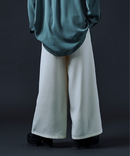 Ellno Loset（エルノロゼット）の「ワイドフレアパンツ（その他パンツ・メンズ・ホワイト/ブラック・MEDIUM/LARGE）」の11枚目の写真