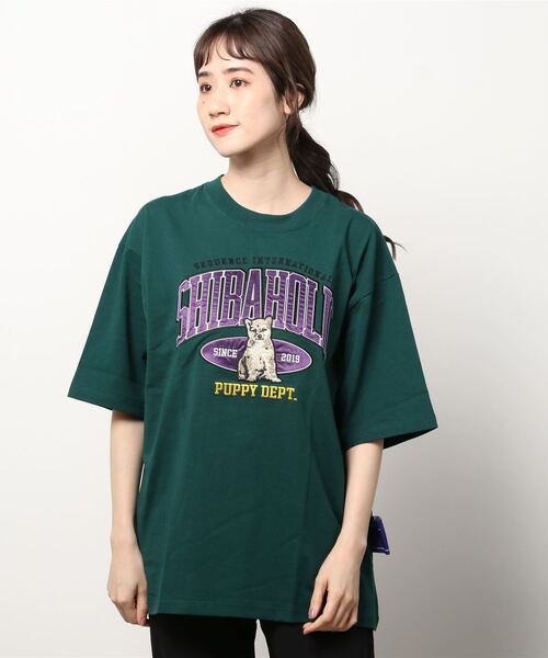 SlashDate（スラッシュデイト）の「SHIBAHOLIC EMB COLLEGE TEE /柴犬カレッジロゴワッペンTシャツ/ビッグシルエット（Tシャツ/カットソー・レディース・ホワイト/ブラック/イエロー/グリーン・S/M/L）」の7枚目の写真