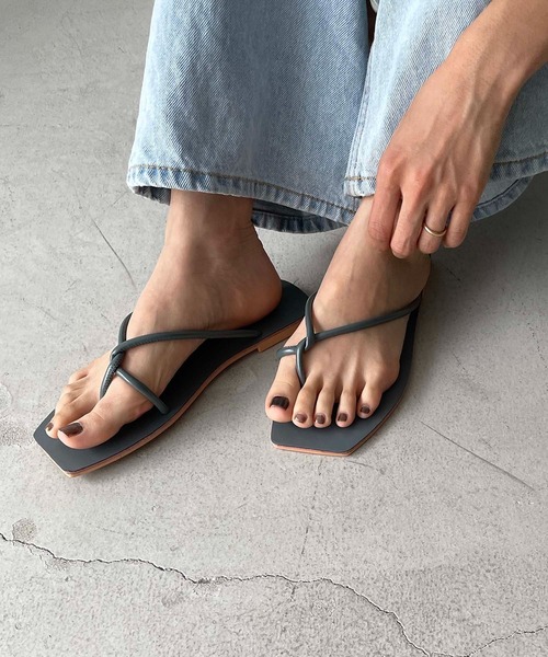 CANAL JEAN(キャナルジーン)の「El mar クロス紐ペタサンダル(サンダル・レディース・ホワイト/ブラック/ベージュ/オレンジ/グレー・38/39/37)」の3枚目の写真