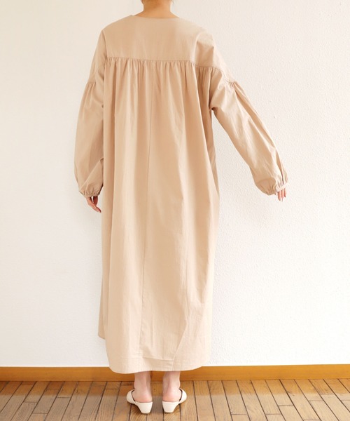 andme(アンドミー)の「ワッシャーコットンAライン長袖ロングワンピース(ワンピース・レディース・ブラック/ベージュ/レッド/イエロー/キナリ/モカ/グリーン/ネイビー/オレンジ/ブルー系その他/グリーン系その他/ブラウン系その他・M)」の15枚目の写真