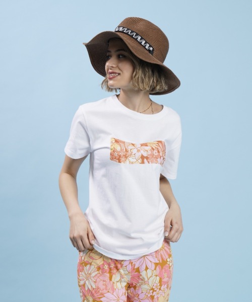 BILLABONG(ビラボン)の「BILLABONG/ビラボン ルーズシルエット ボタニカル柄/花柄ロゴTシャツ BC013-220(Tシャツ/カットソー・レディース・ホワイト/ピンク/ブラック・M/L)」の2枚目の写真