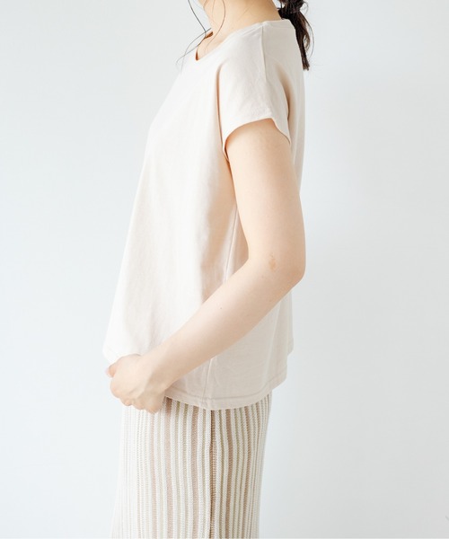 TRIANGLE PALETTE(トライアングルパレット)の「フレンチスリーブトップス(USAコットン.コットン100%,綿100%)(Tシャツ/カットソー・レディース・チャコールグレー/ベージュ/ブラウン/アイボリー/キャメル/プラム/ブルー・FREE)」の8枚目の写真