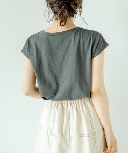 TRIANGLE PALETTE(トライアングルパレット)の「フレンチスリーブトップス(USAコットン.コットン100%,綿100%)(Tシャツ/カットソー・レディース・チャコールグレー/ベージュ/ブラウン/アイボリー/キャメル/プラム/ブルー・FREE)」の15枚目の写真