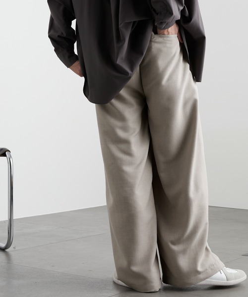 MONO-MART（モノマート）の「ナチュラルシャンブレーメランジファブリック ワイドストレートパンツ（その他パンツ・メンズ・ブラック/ダークブラウン/アイボリー/グレイッシュブルー/チャコール/ダークグリーン/ライトベージュ/ブラウン/ライトグレー・S/M/L）」の20枚目の写真